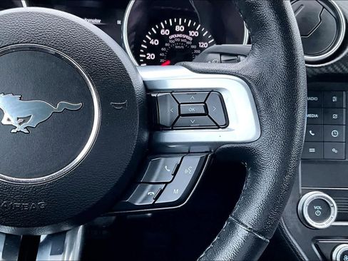 Used 2022 Ford Mustang Coupe image 25