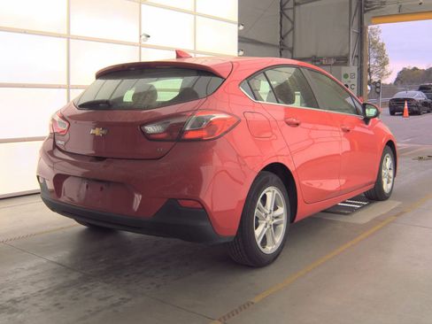 Used 2018 Chevrolet Cruze LT w/ Convenience Package image 6