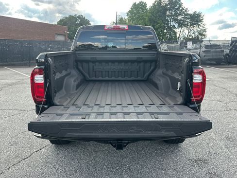 Used 2024 GMC Canyon Denali AWD/4WD image 18