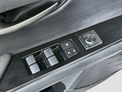 Used 2019 Lexus UX 200 w/ Premium Package FWD image 15
