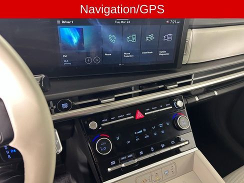 Used 2025 Hyundai Santa Fe SEL image 3