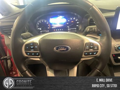 Used 2023 Ford Explorer XLT AWD/4WD image 18