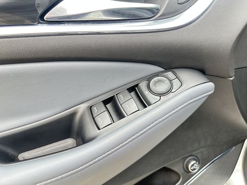 Used 2024 Buick Enclave Essence image 25