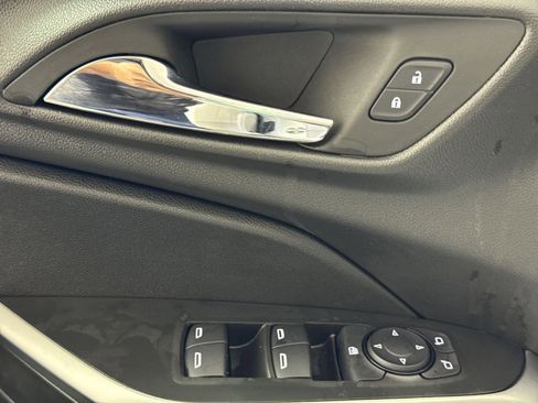 Used 2024 Chevrolet Trax LS image 15