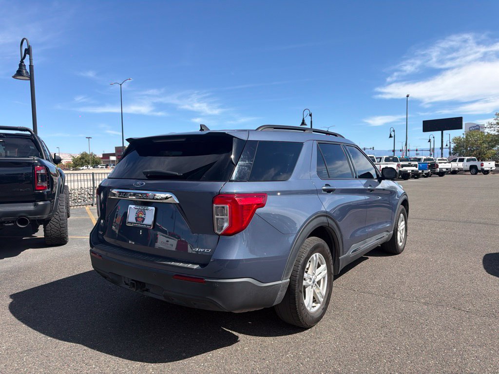 Used 2021 Ford Explorer XLT w/ Class III Trailer Tow Package AWD/4WD image 2