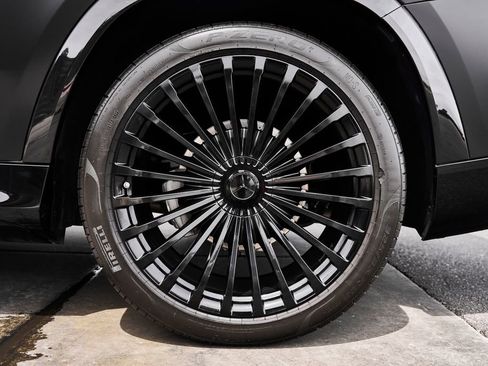 Used 2024 Mercedes-Benz Maybach GLS 600 4MATIC image 21