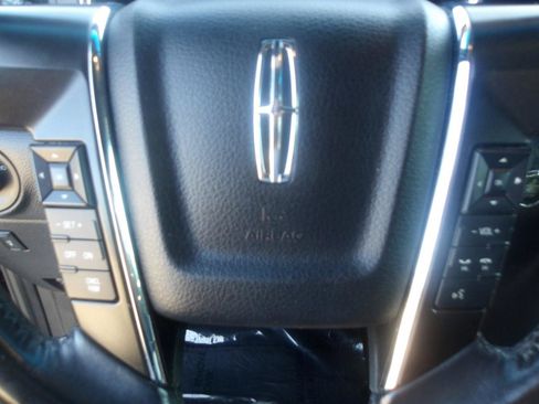Used 2016 Lincoln Navigator Select RWD image 20