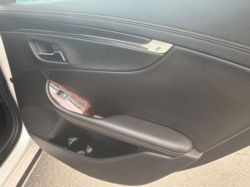 Used 2014 Chevrolet Impala LTZ FWD image 11