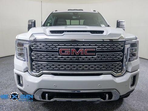 Used 2022 GMC Sierra 3500 Denali w/ Technology Package AWD/4WD image 2