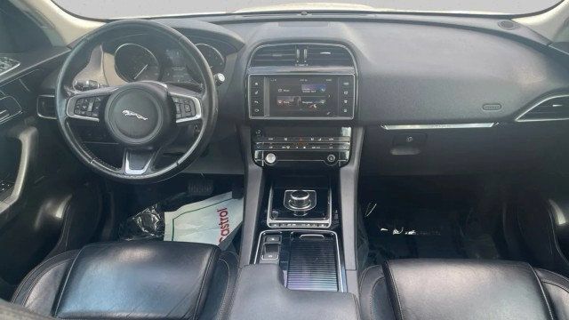 Used 2018 Jaguar F-PACE Prestige AWD/4WD image 15