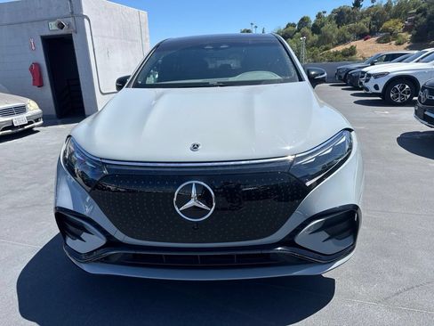 Used 2024 Mercedes-Benz EQS 580 4MATIC SUV image 2