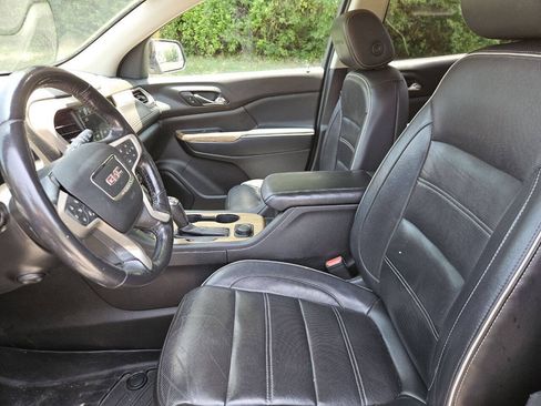 Used 2018 GMC Acadia Denali w/ Technology Package AWD/4WD image 10