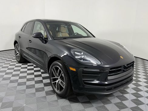 Certified 2026 Porsche Macan AWD/4WD image 7