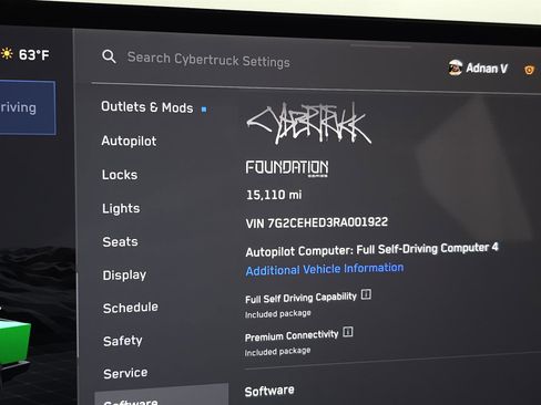 Used 2024 Tesla Cybertruck AWD Crew Cab image 27