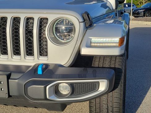 Used 2022 Jeep Wrangler Unlimited Sahara w/ Cold Weather Group image 8