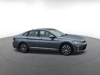 Used 2025 Volkswagen Jetta SE video 2