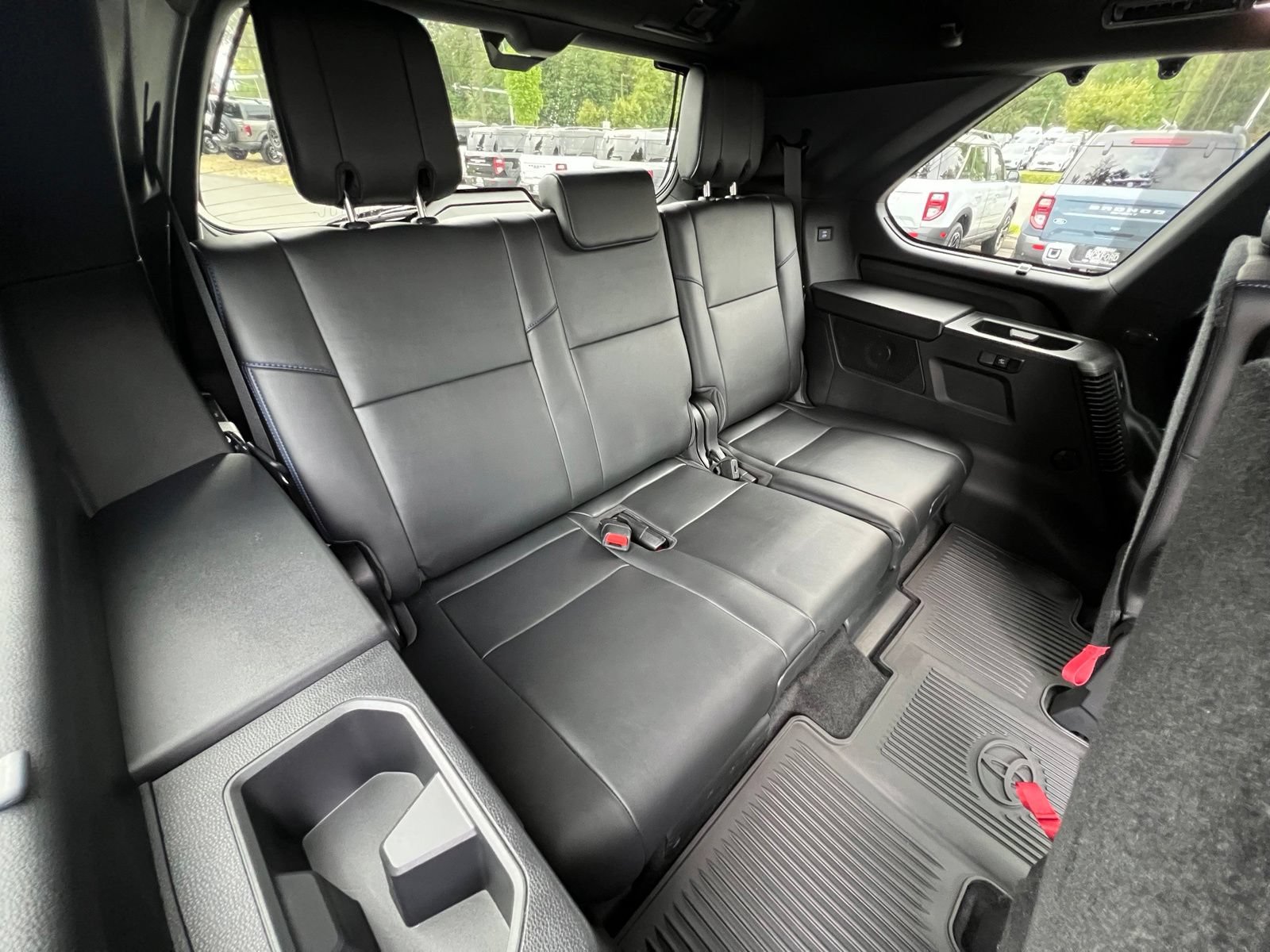 Used 2024 Toyota Sequoia Platinum AWD/4WD image 20