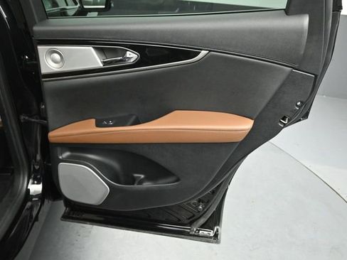 Certified 2023 Lincoln Nautilus Reserve w/ Equipment Group 202A image 29