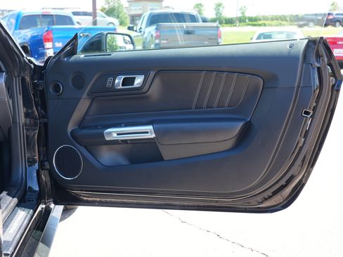 Used 2018 Ford Mustang GT Premium w/ GT Performance Package RWD image 13