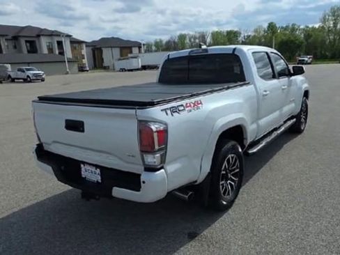 Used 2023 Toyota Tacoma TRD Sport w/ TRD Premium Sport Package image 9