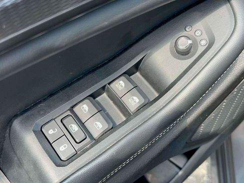 Used 2023 Jeep Grand Cherokee L Laredo AWD/4WD image 21