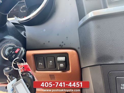 Used 2018 Toyota Sequoia Platinum RWD image 31