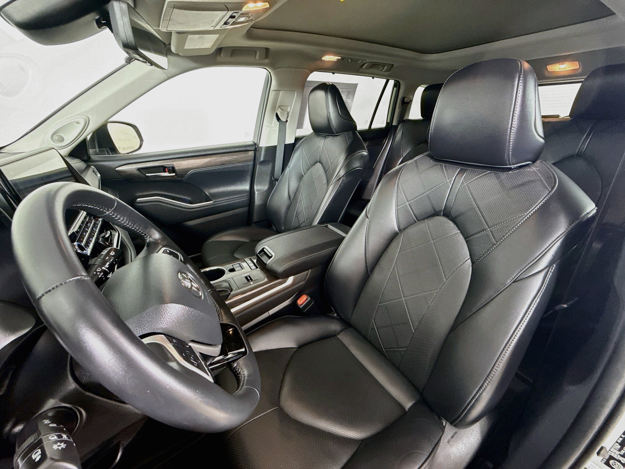 Used 2022 Toyota Highlander Limited AWD/4WD image 22