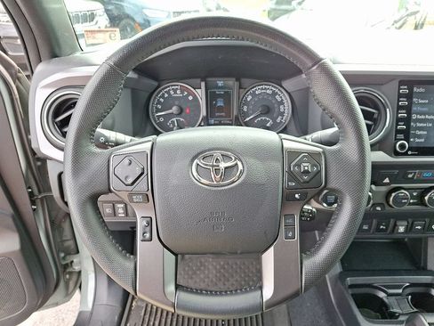 Used 2023 Toyota Tacoma TRD Off-Road w/ TRD Premium Off Road Package AWD/4WD image 18
