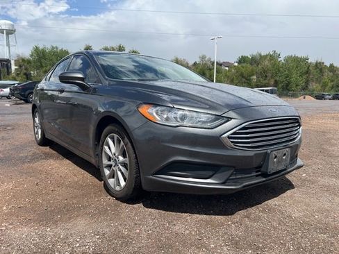 Used 2017 Ford Fusion SE FWD image 7
