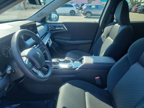 New 2026 Mitsubishi Outlander ES image 17