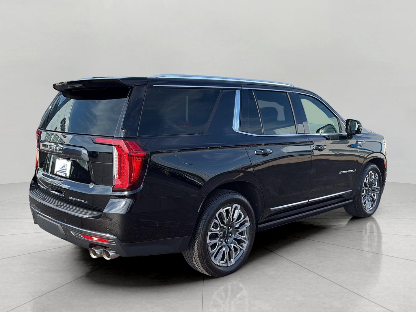 Used 2023 GMC Yukon Denali Ultimate AWD/4WD image 4