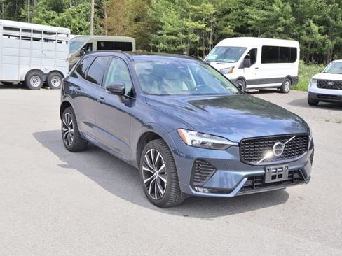 Used 2024 Volvo XC60 B5 Plus w/ Protection Package Premier AWD/4WD image 9