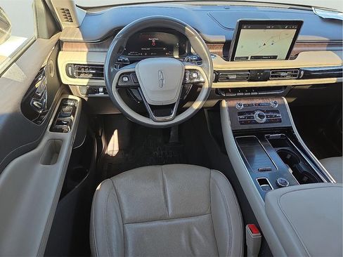 Used 2022 Lincoln Aviator Reserve w/ Elements Package Plus image 11