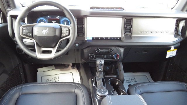 Used 2025 Ford Bronco Badlands AWD/4WD image 2