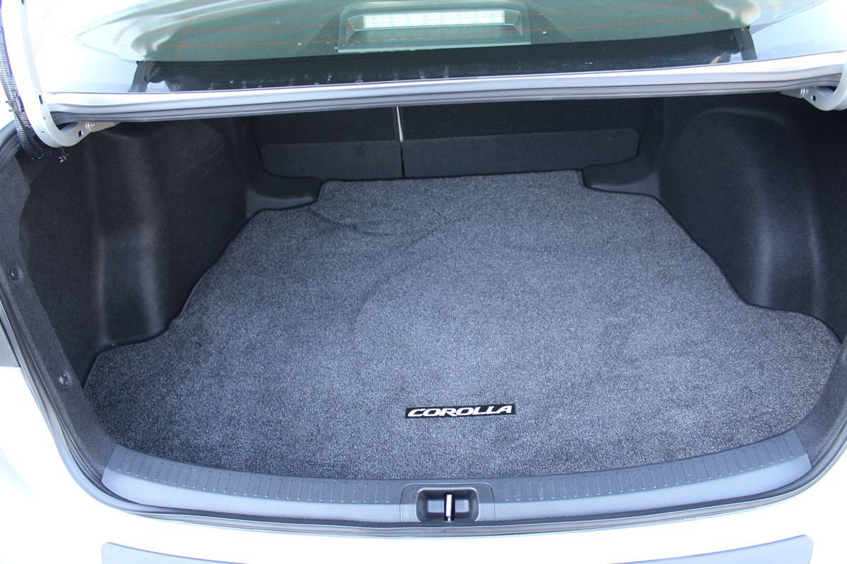 Used 2023 Toyota Corolla LE w/ Carpet Mat Package (TMS) FWD image 28