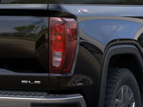 New 2026 GMC Sierra 1500 SLE w/ X31 Off-Road Package AWD/4WD image 11