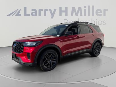 New 2025 Ford Explorer ST-Line w/ Premium Package