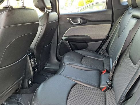 Used 2024 Jeep Compass Latitude AWD/4WD image 14