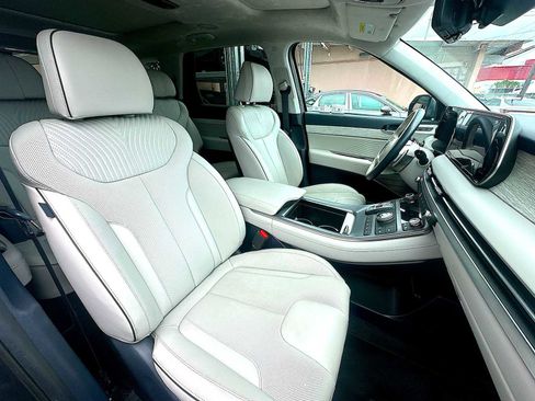 Used 2025 Hyundai Palisade Calligraphy image 17