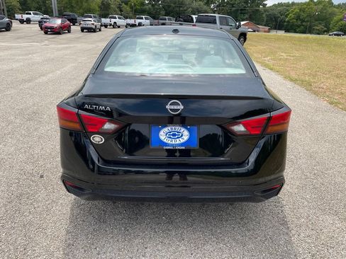Used 2025 Nissan Altima 2.5 SV FWD image 5