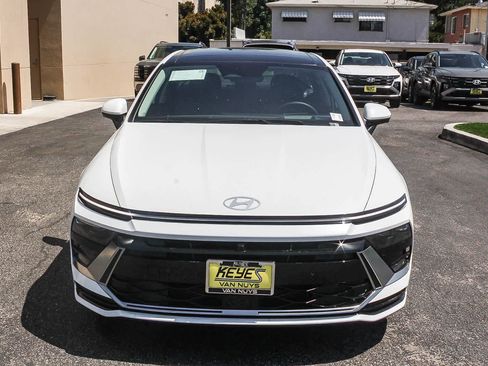 New 2026 Hyundai Sonata Limited FWD image 2
