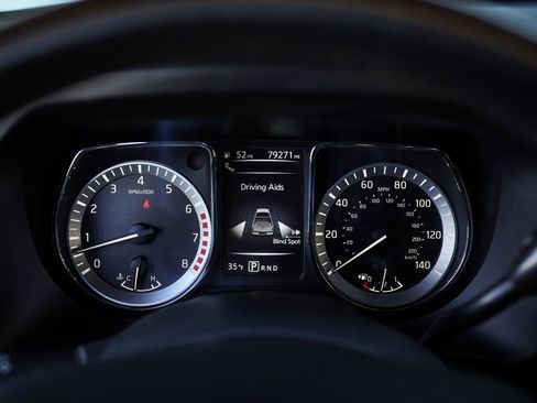 Used 2018 Nissan Titan Platinum Reserve image 27