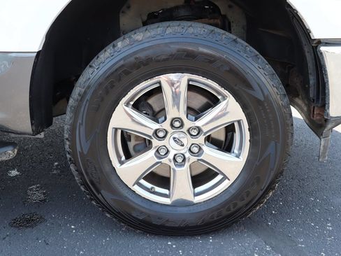 Used 2018 Ford F150 XLT w/ Equipment Group 302A Luxury AWD/4WD image 13
