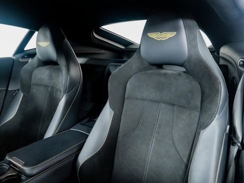 Used 2025 Aston Martin V8 Vantage Coupe image 3