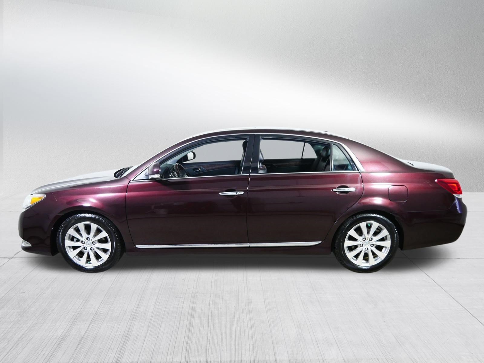 Used 2011 Toyota Avalon Limited FWD image 4