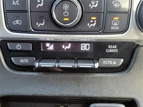 Used 2017 GMC Yukon XL SLT image 28