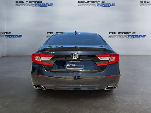 Used 2018 Honda Accord Sport image 6