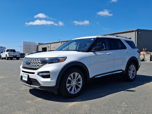 Used 2022 Ford Explorer Limited AWD/4WD image 3
