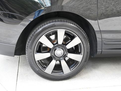 Used 2024 Rolls-Royce Cullinan image 24