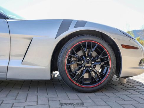 Used 2010 Chevrolet Corvette Coupe w/ 1LT RWD image 11